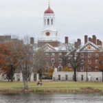 हार्वर्ड का बड़ा फैसला: ग्रेडिंग सुधार 2027 तक टला, ‘SAT+’ ग्रेड का ऐलान