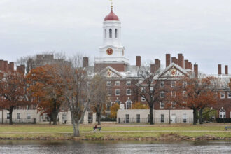 हार्वर्ड का बड़ा फैसला: ग्रेडिंग सुधार 2027 तक टला, ‘SAT+’ ग्रेड का ऐलान